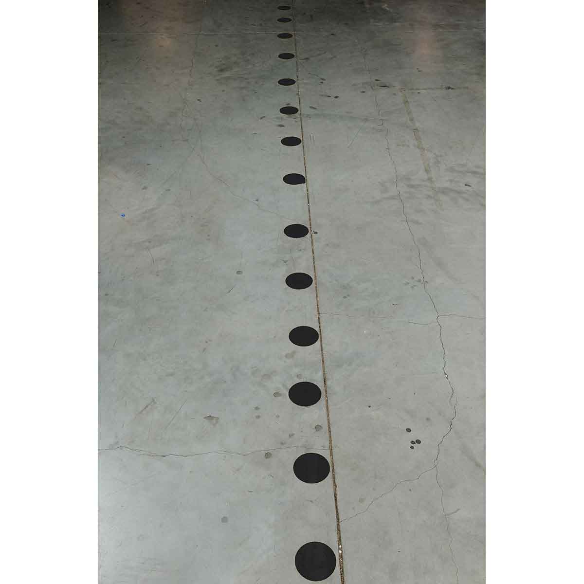 3.5" B514 BLACK FLOOR DOTS 400/RL