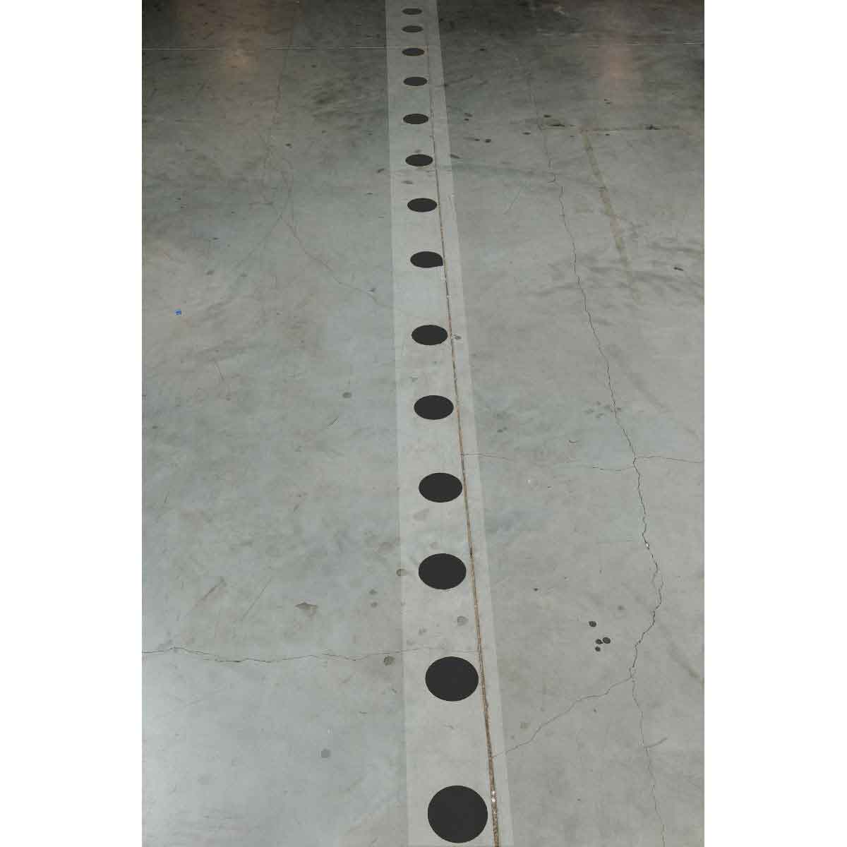 3.5" B514 BK FLOOR DOTS SPACED 18" 80/RL