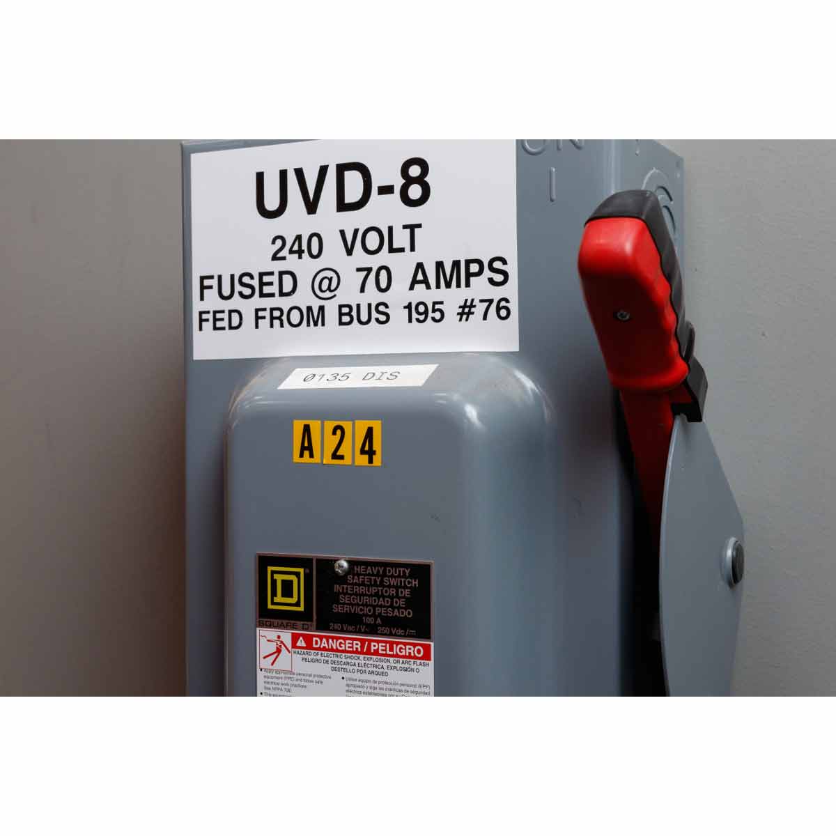 0.25" Vinyl N&L Black on Yellow 3 144/PK