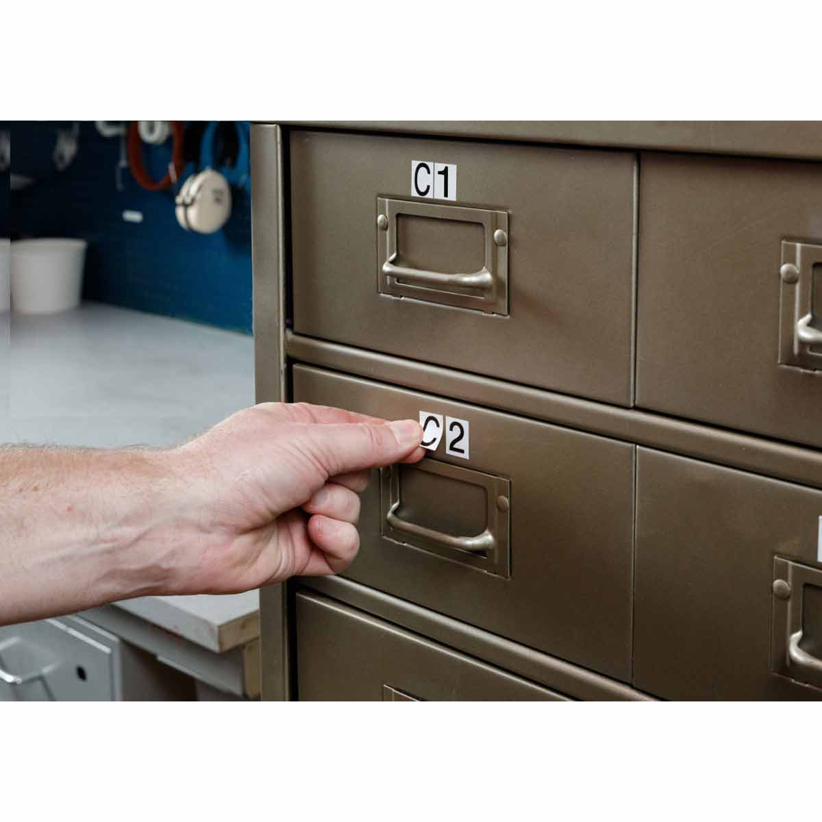 0.625" Vinyl N&L Black on White X 20/PK